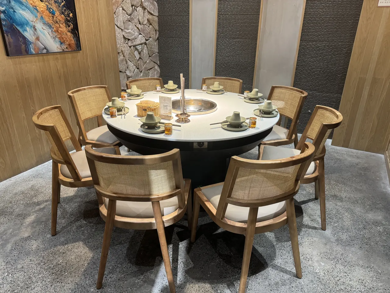 火锅桌产品图